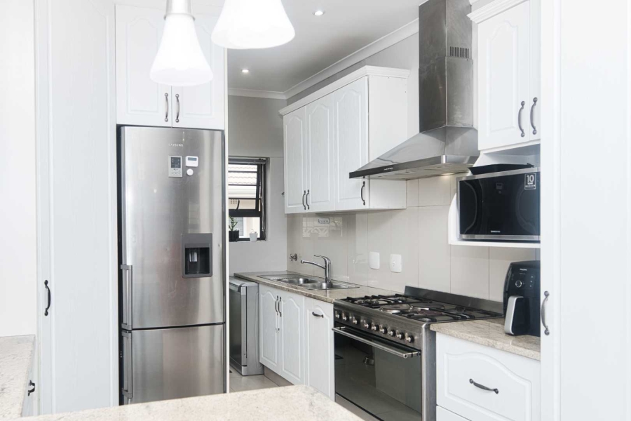 4 Bedroom Property for Sale in Voelklip Western Cape